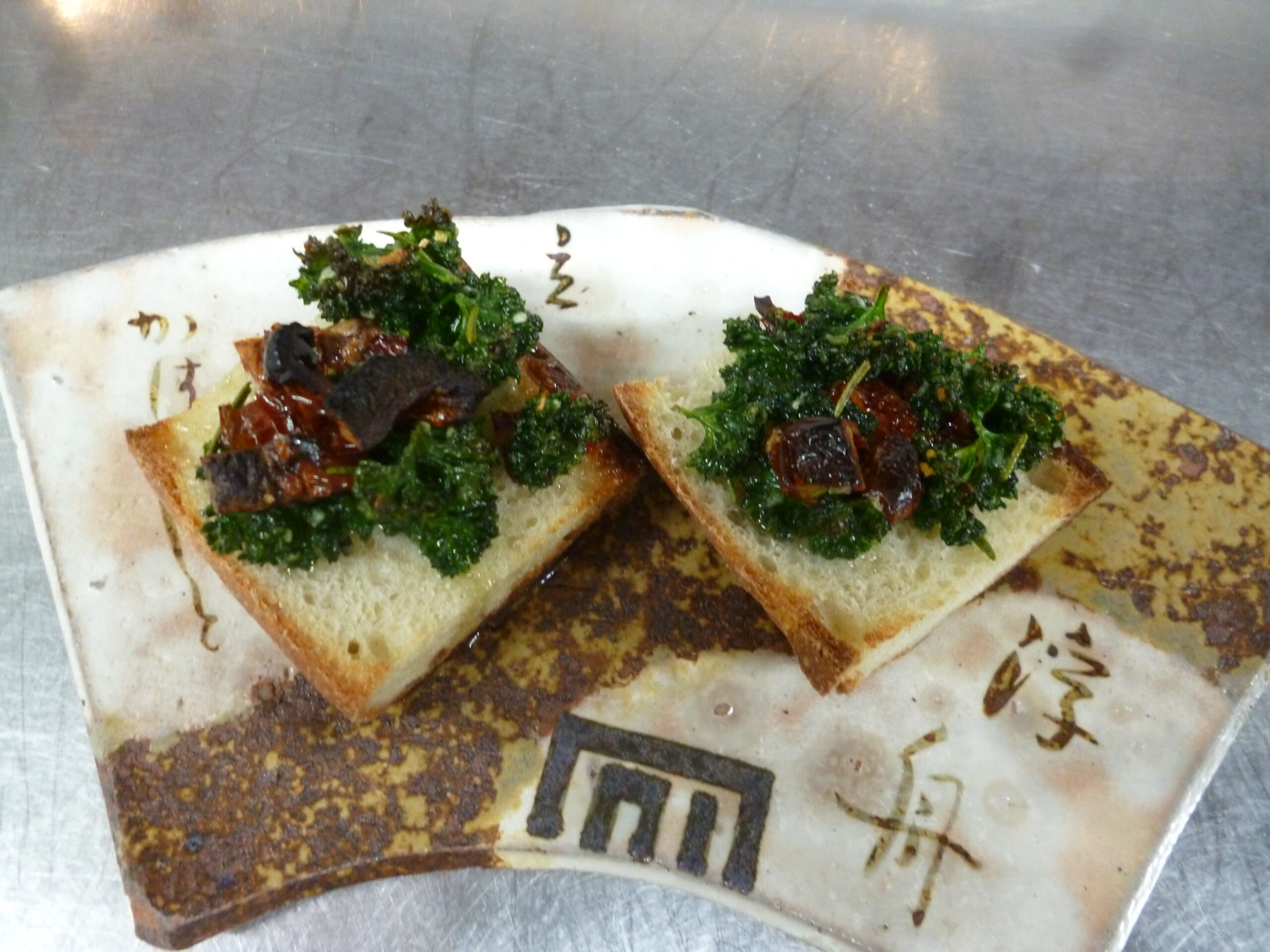 そばのパンで付き出し